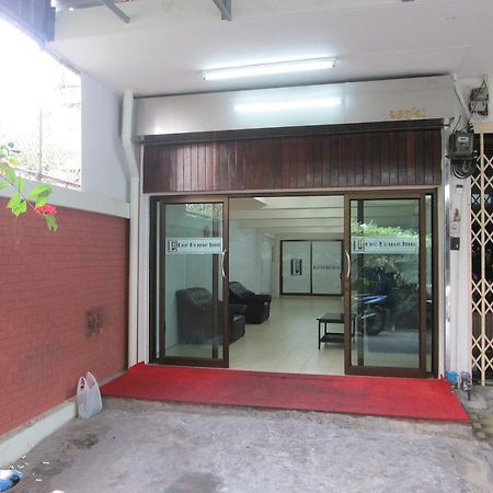 Lee House Inn Bangkok Exterior photo