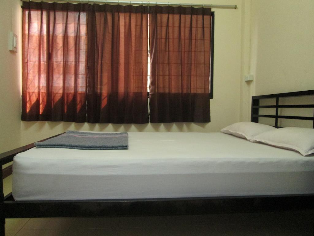 Lee House Inn Bangkok Room photo